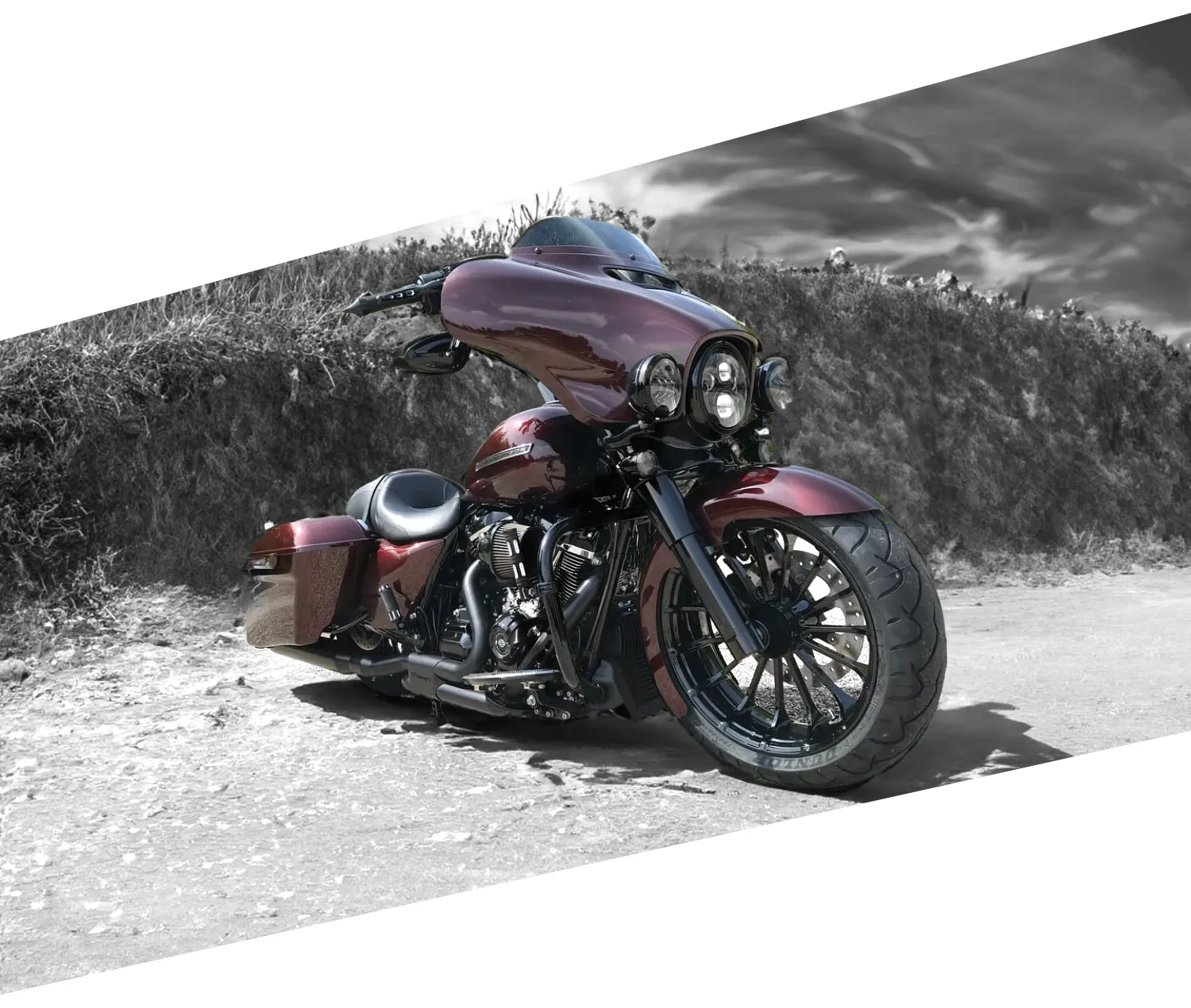Replicator wheel on Street Glide with WanaRyd wide tire kit