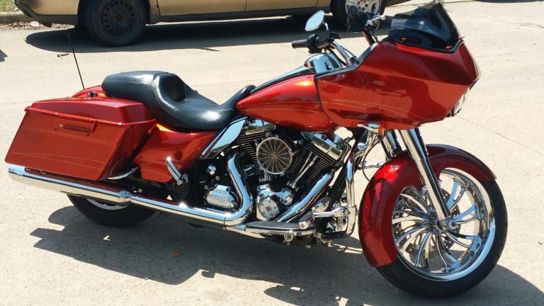 2013 Harley Road Glide with 18x5.5 Monte Carlo Chrome single-disc wide tire kit
