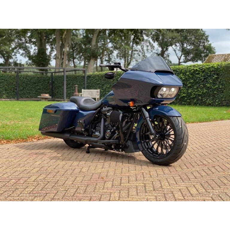 Harley bagger with 18x5.5 Talon Black wheel and 13-inch rotor fat tire kit