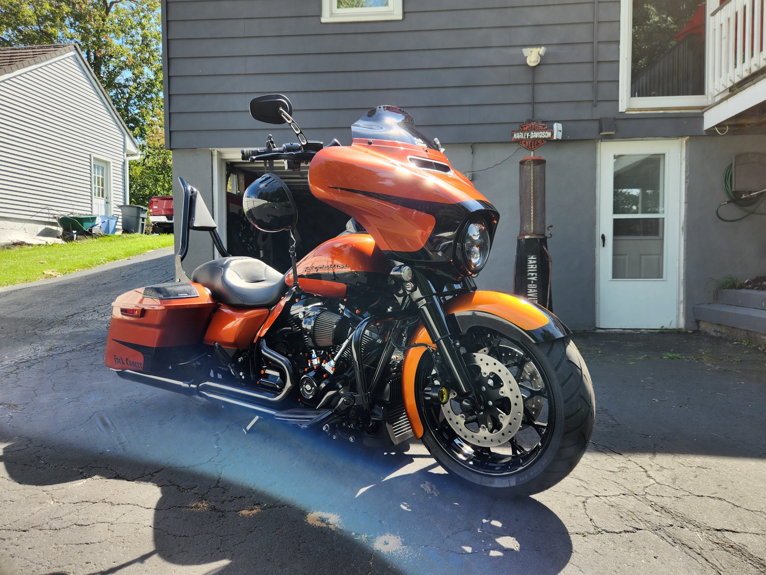 Street Glide with 18x5.5 Prodigy Black fat front wheel and Metzeler tire