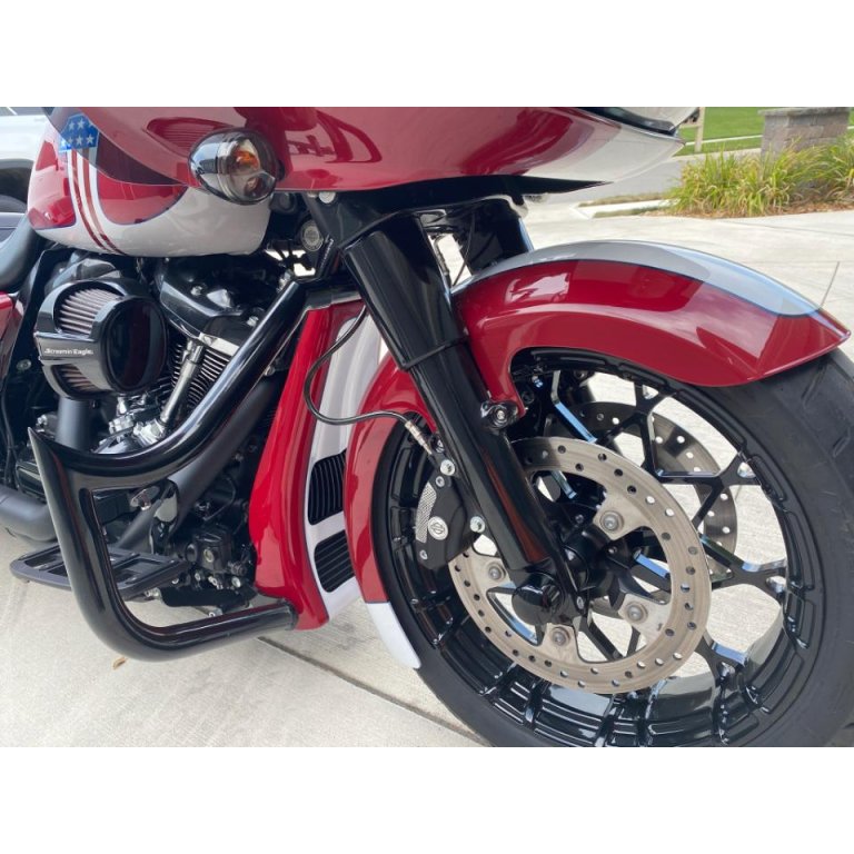 2020 Harley Road Glide Special with 18x5.5 Prodigy Black fat tire wheel, front angle