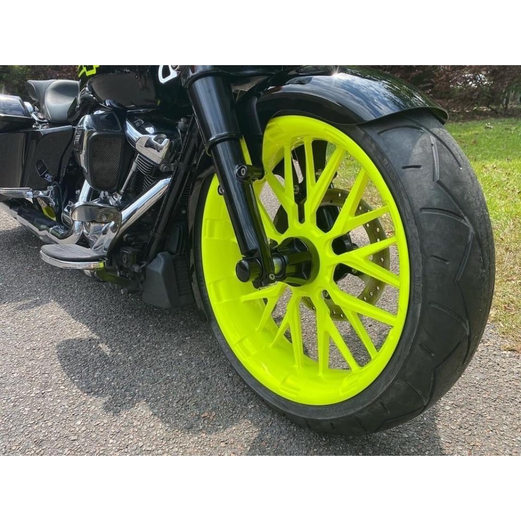 Street Glide with 21 x 5.5 Insulator RYD Wheel 1