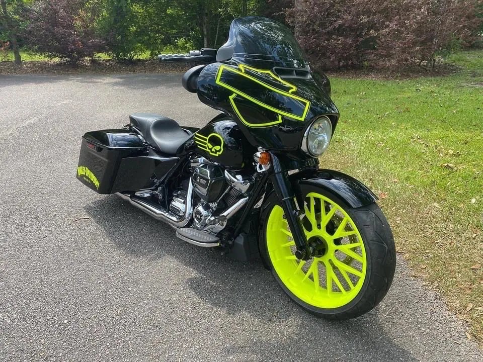 Harley Street Glide with 21-inch Insulator RYD Wheel upgrade